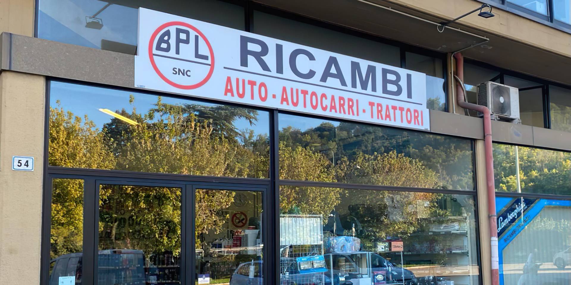 bpl negozio pesaro ricambi componenti auto concessionaria trattori esterno
